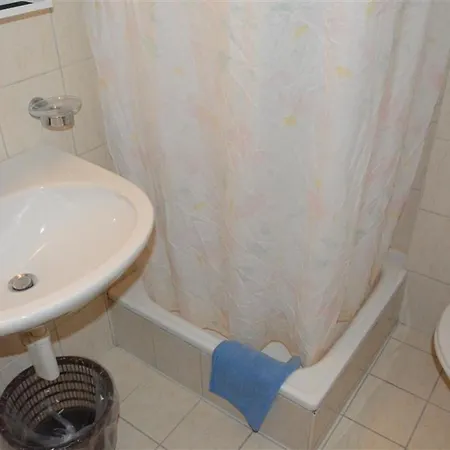 Mireille Nr- 5 Appartement-fewo- Dusche Oder Bad- Wc 4-bettwohnung By Interhome شقة *